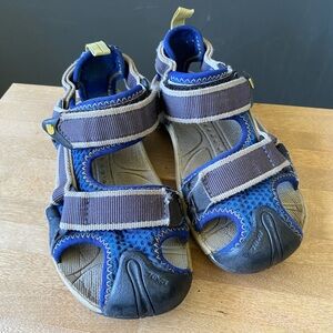 Teva size 13 little kids